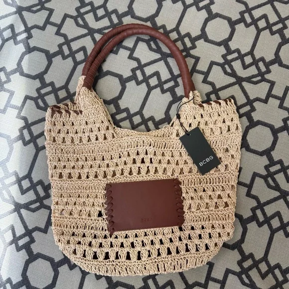 BCBG Woven Raffia Tote Bag Leather Handles Logo Patch Boho Vacation - Picture 4 of 16
